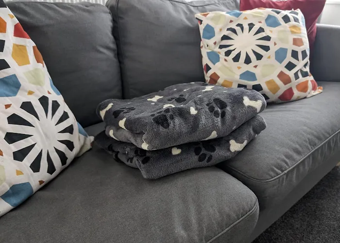 3Br-St Johns Hse-Free Parking-Workers-Kitchen-Wifi-Dog Friendly