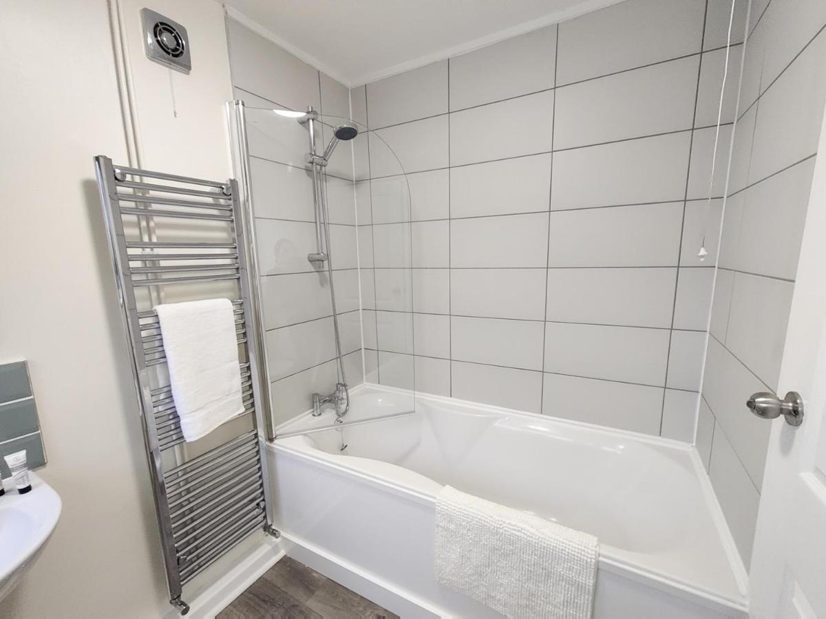 3br-st Johns Hse-free Parking-workers-kitchen-wifi-dog Friendly Doncaster