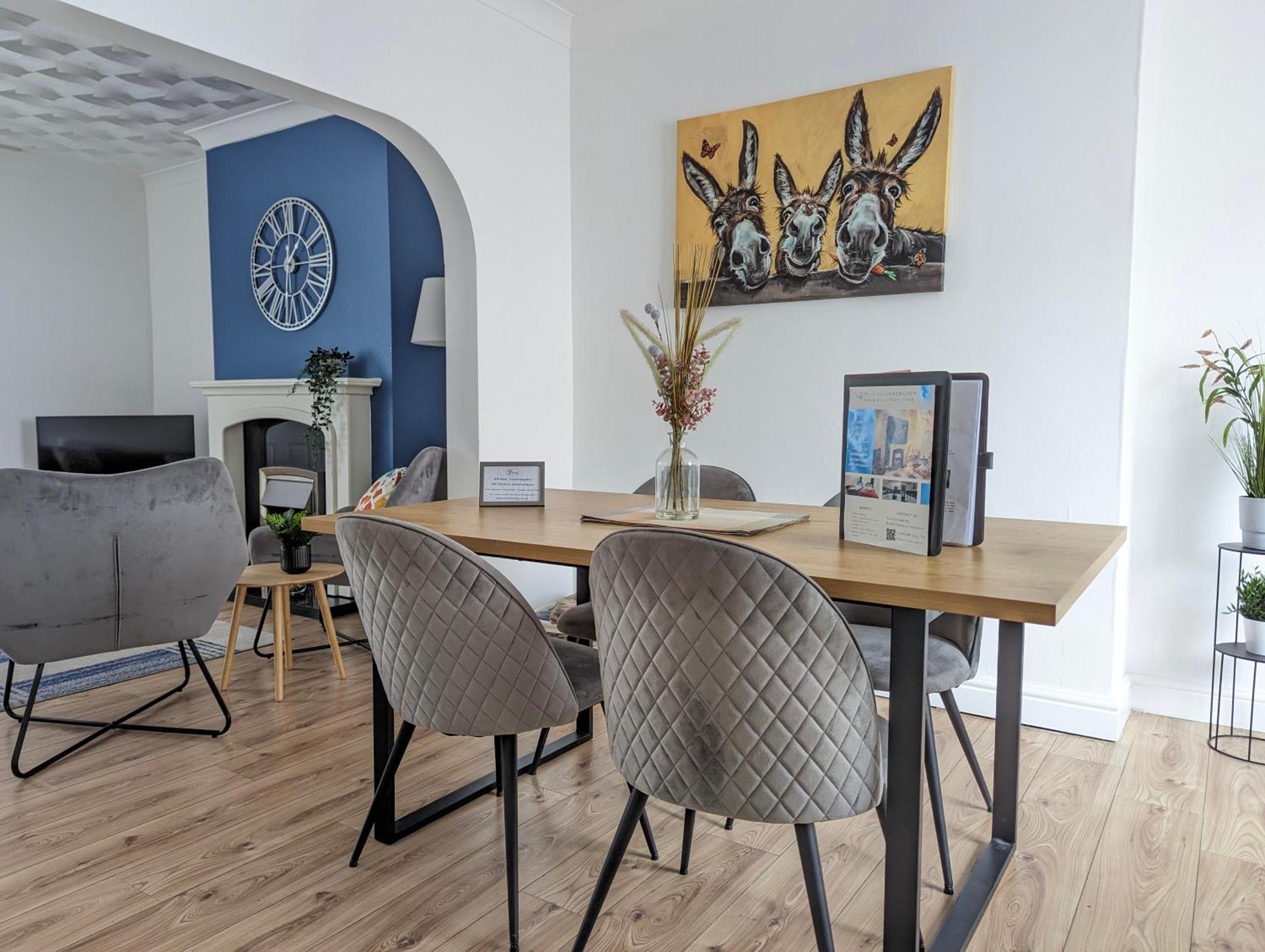 3br-st Johns Hse-free Parking-workers-kitchen-wifi-dog Friendly Apartment *
