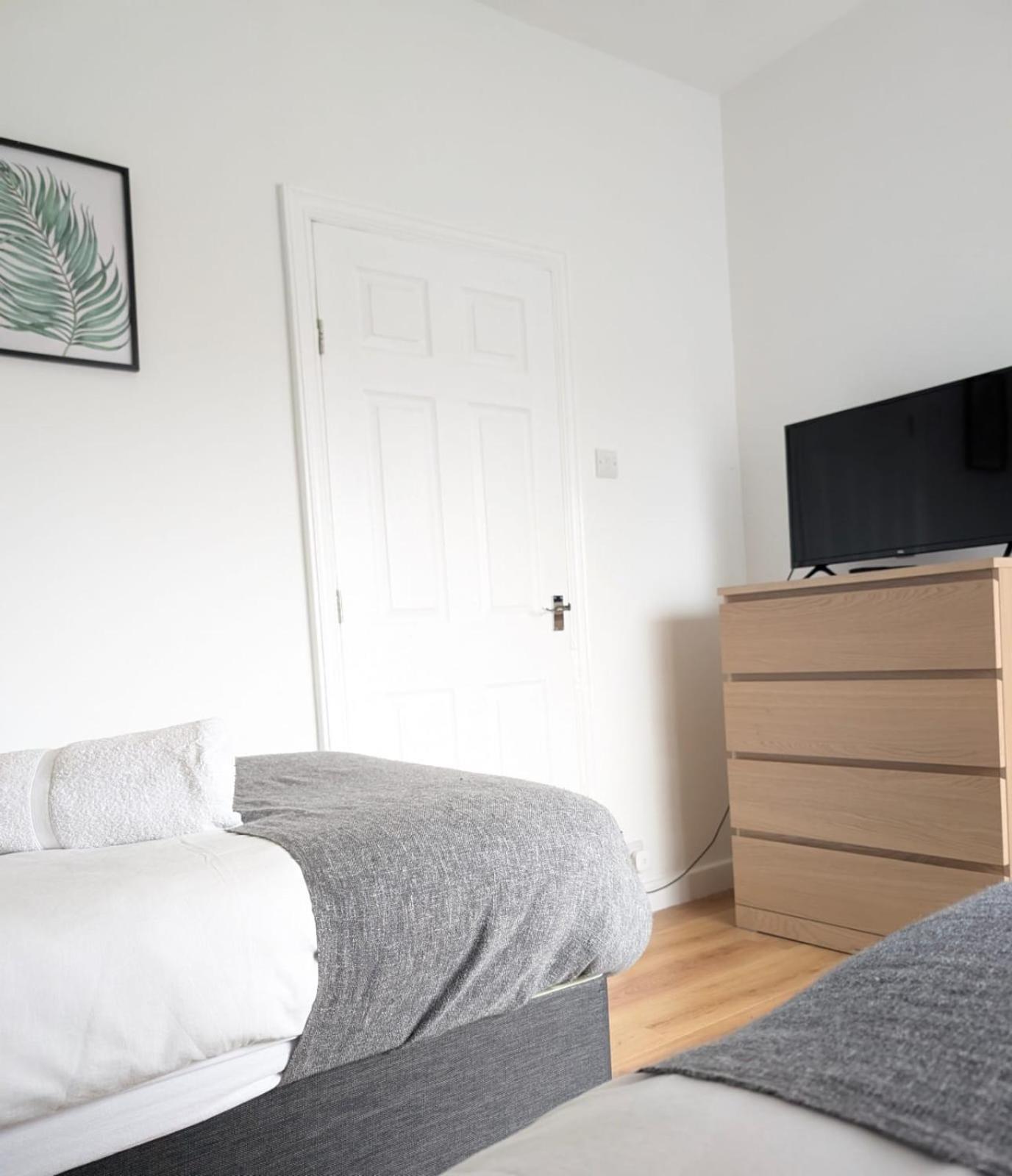 3br-st Johns Hse-free Parking-workers-kitchen-wifi-dog Friendly * Doncaster